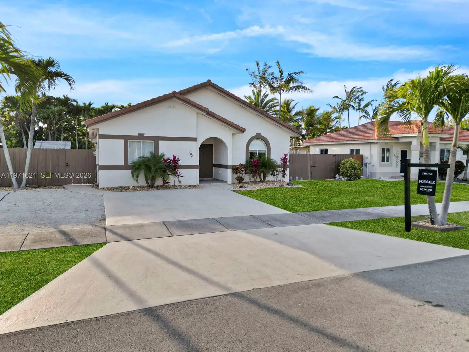 4 bedroom 3 bath Residential for sale at 704 SE 14th Pl, Homestead FL 33033
