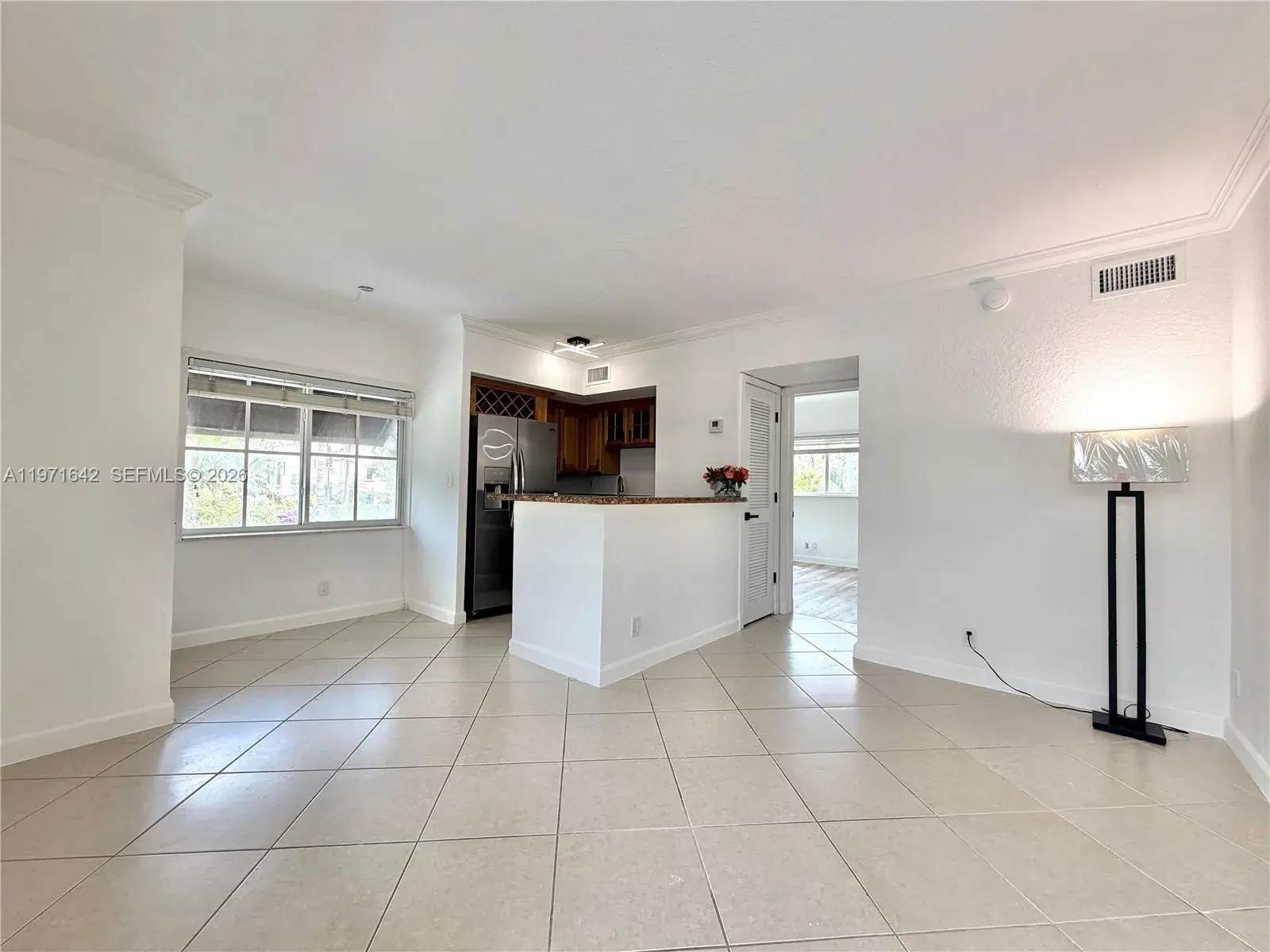1 bedroom 1 bath Residential Lease for rent at 924 SE 2nd St # 9, Fort Lauderdale FL 33301
