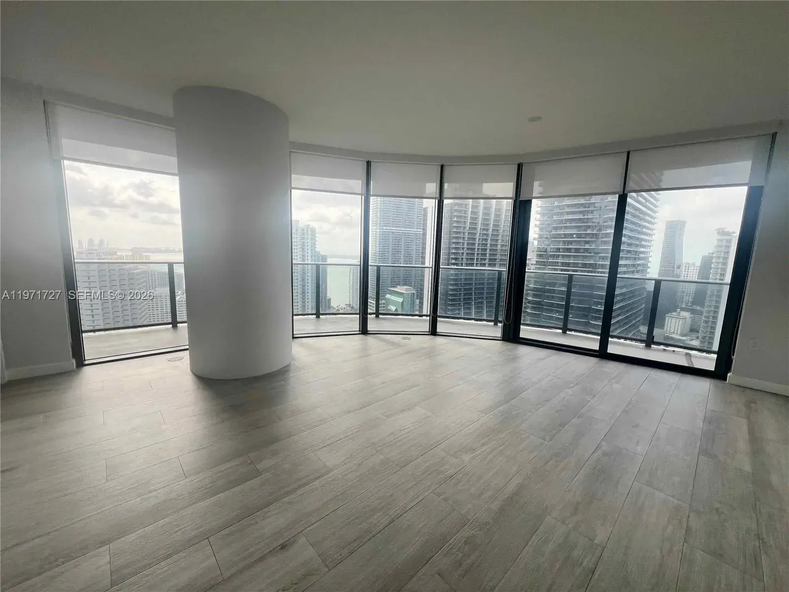 45 SW 9th St # 3703, Miami FL 33130