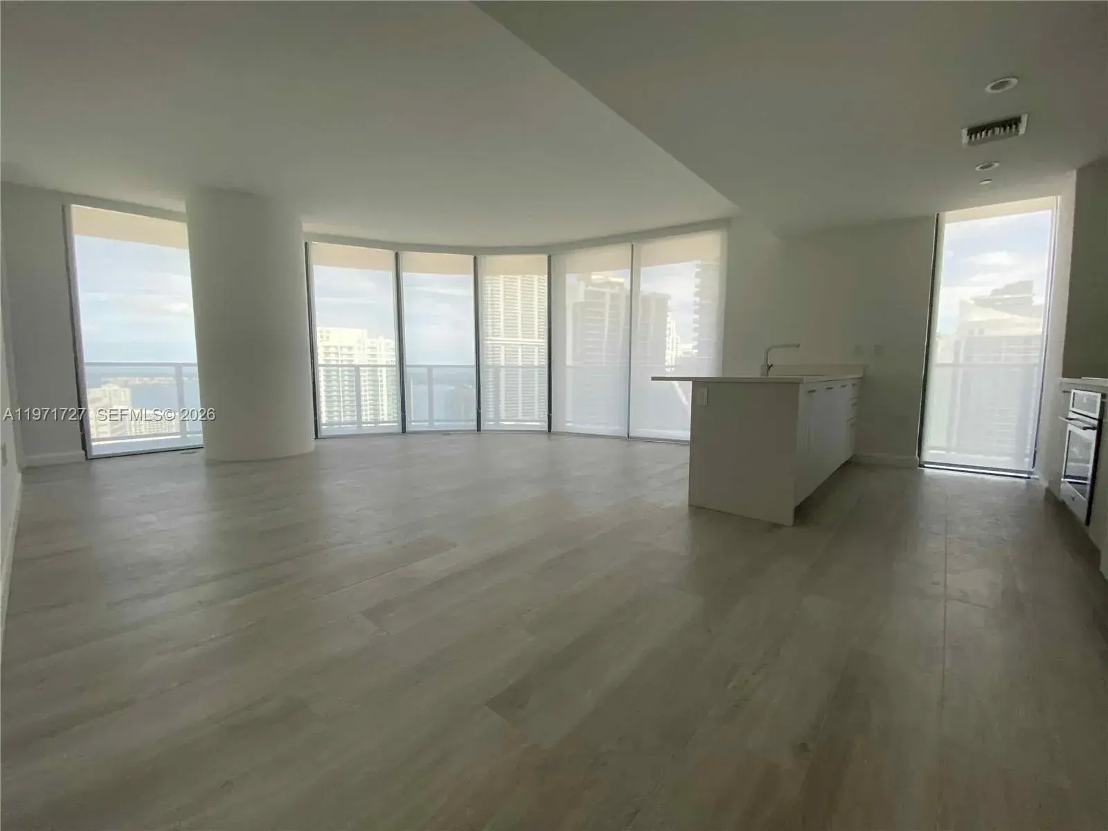 45 SW 9th St # 3703, Miami FL 33130