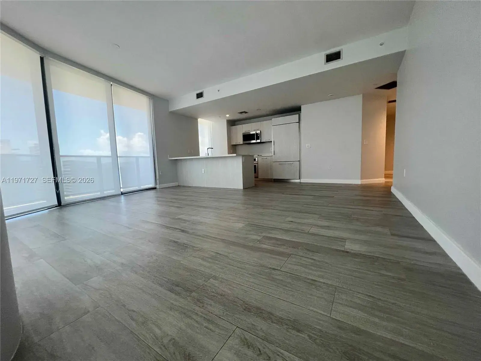 45 SW 9th St # 3703, Miami FL 33130