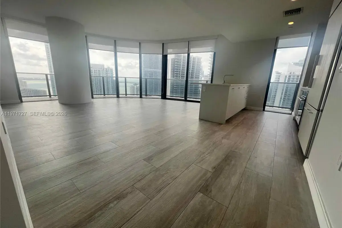 45 SW 9th St # 3703, Miami FL 33130
