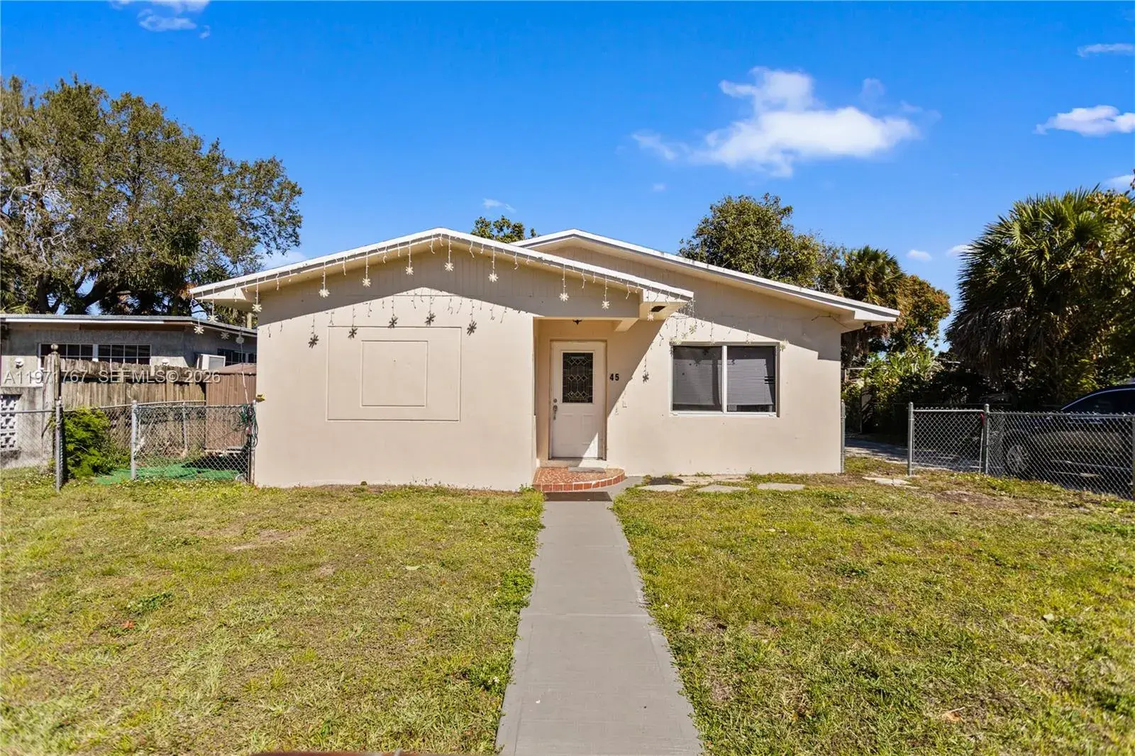 45 NE 186th Ter, Miami FL 33179