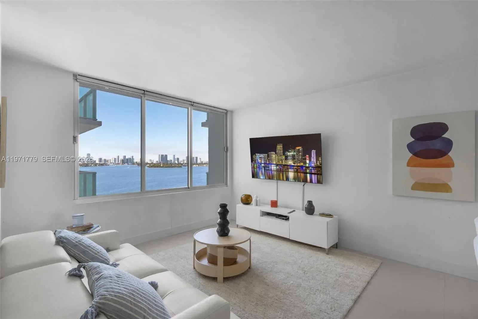 1 bedroom 1 bath Residential for sale at 1000 West Ave # 721, Miami Beach FL 33139