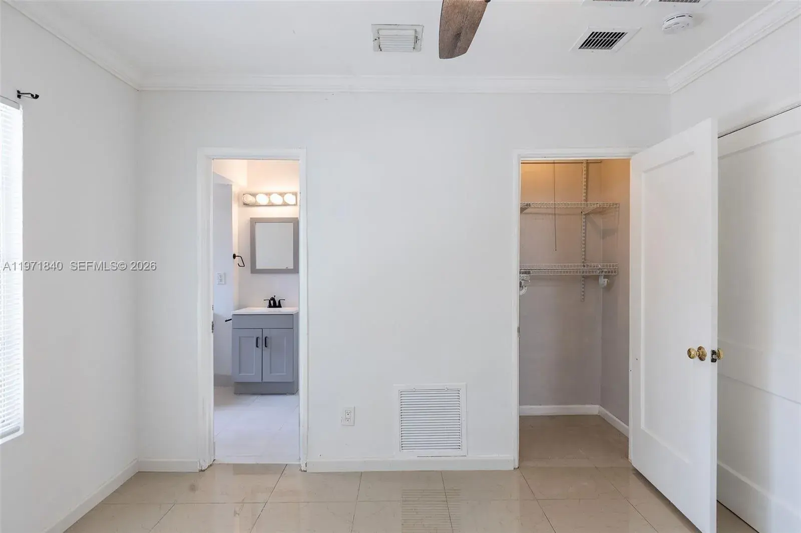 132 SW 2nd Ave, Hallandale Beach FL 33009