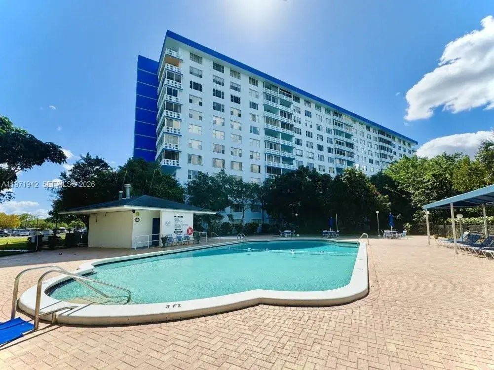 4001 Hillcrest Dr # 909, Hollywood FL 33021