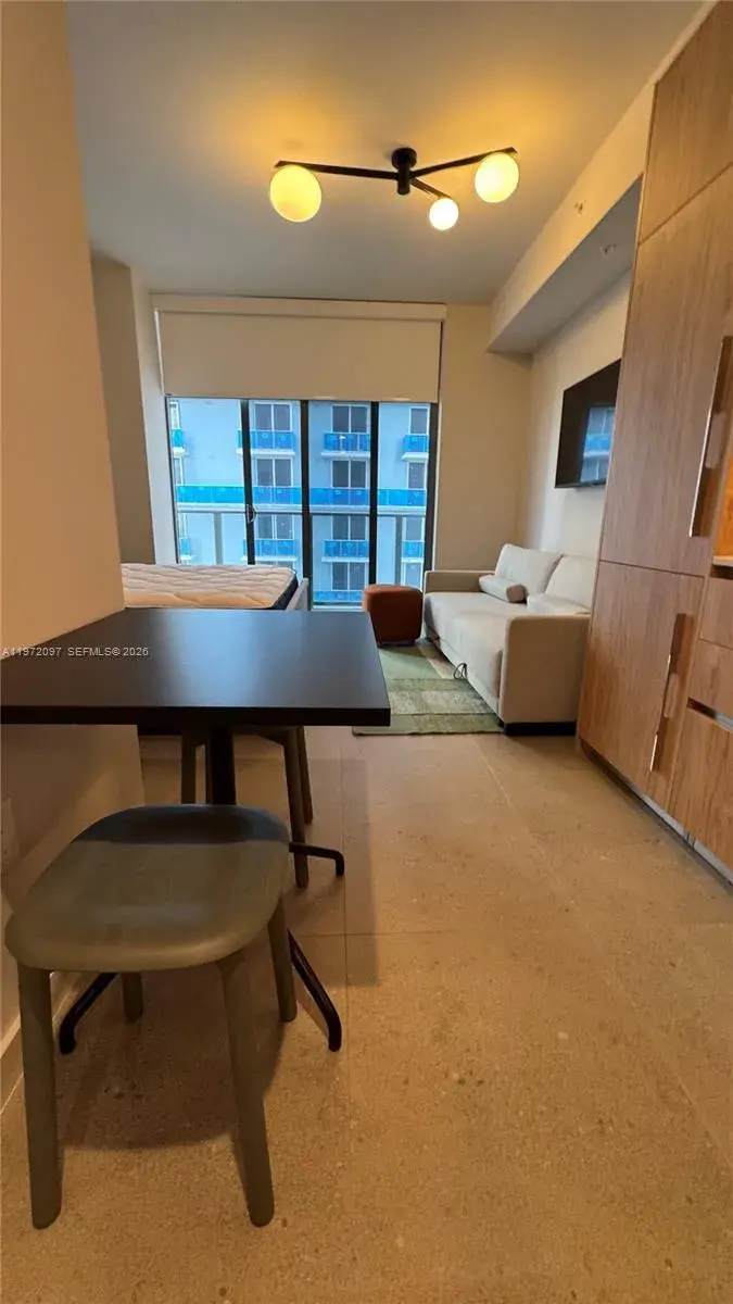 11 6th # 1508, Miami FL 33132