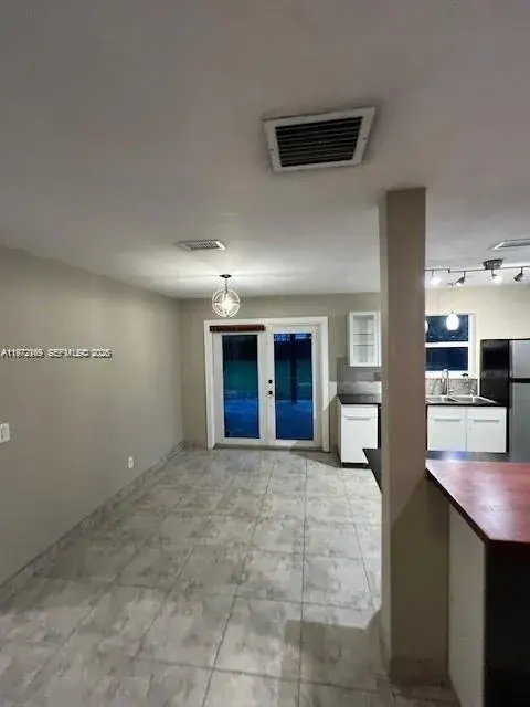 5634 Madison St, Hollywood FL 33023