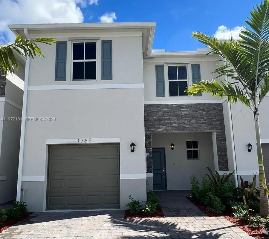 1765 SE 7th Ter, Homestead FL 33034