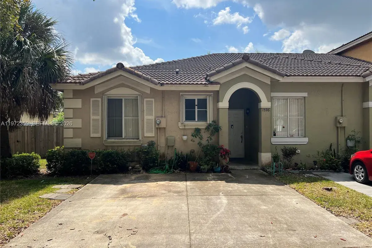 1596 SW 2 ST, Homestead FL 33030