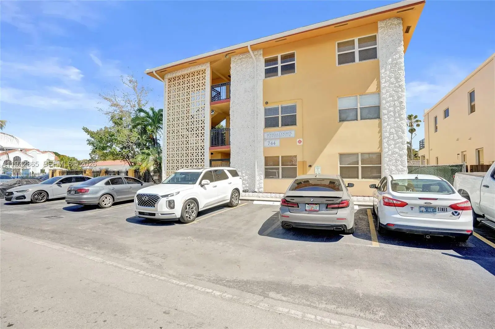 1 bedroom 1 bath Residential Lease for rent at 744 NE 14th Ave # 1, Fort Lauderdale FL 33304