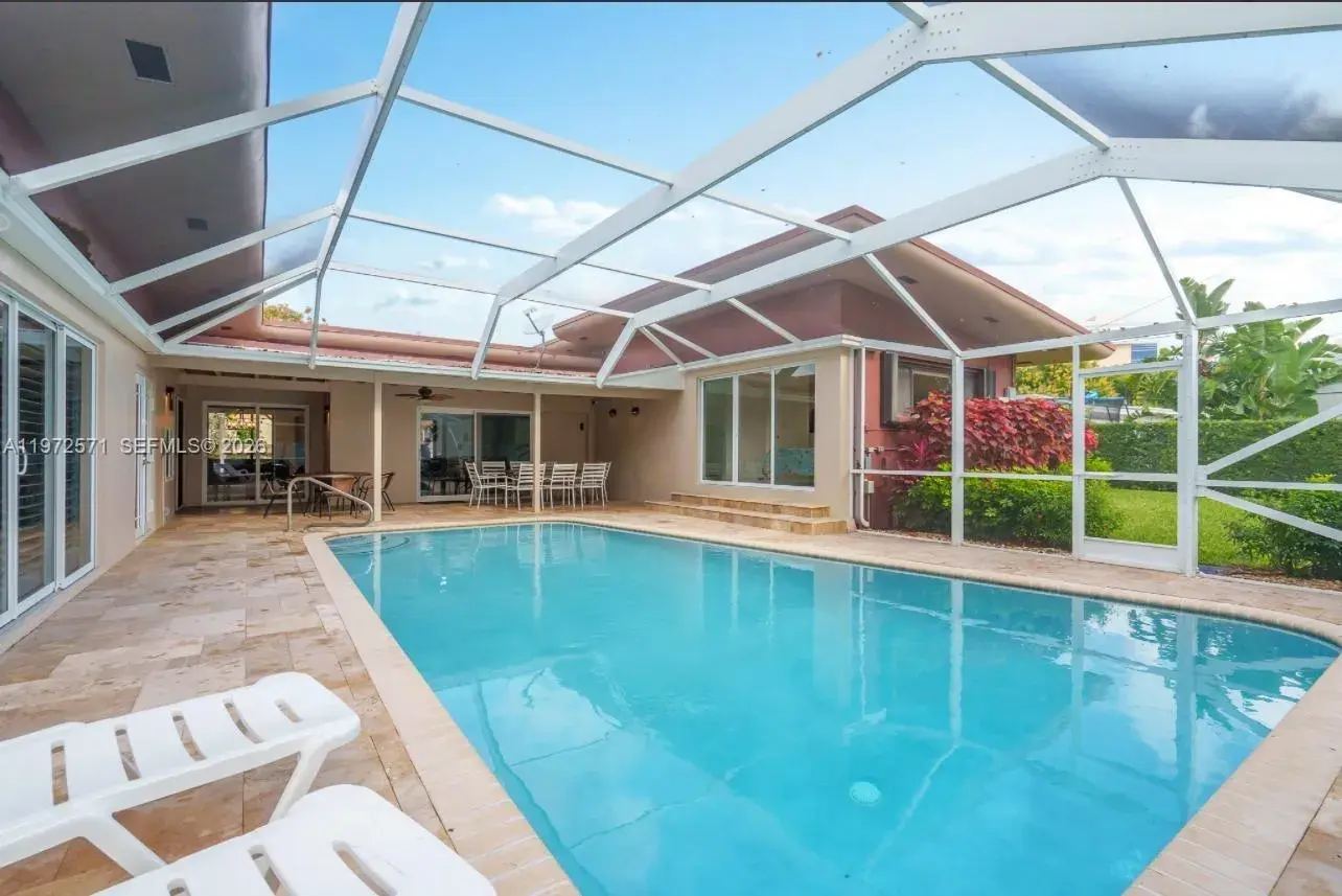 4 bedroom 2 bath Residential for sale at 811 N Highland Dr, Hollywood FL 33021