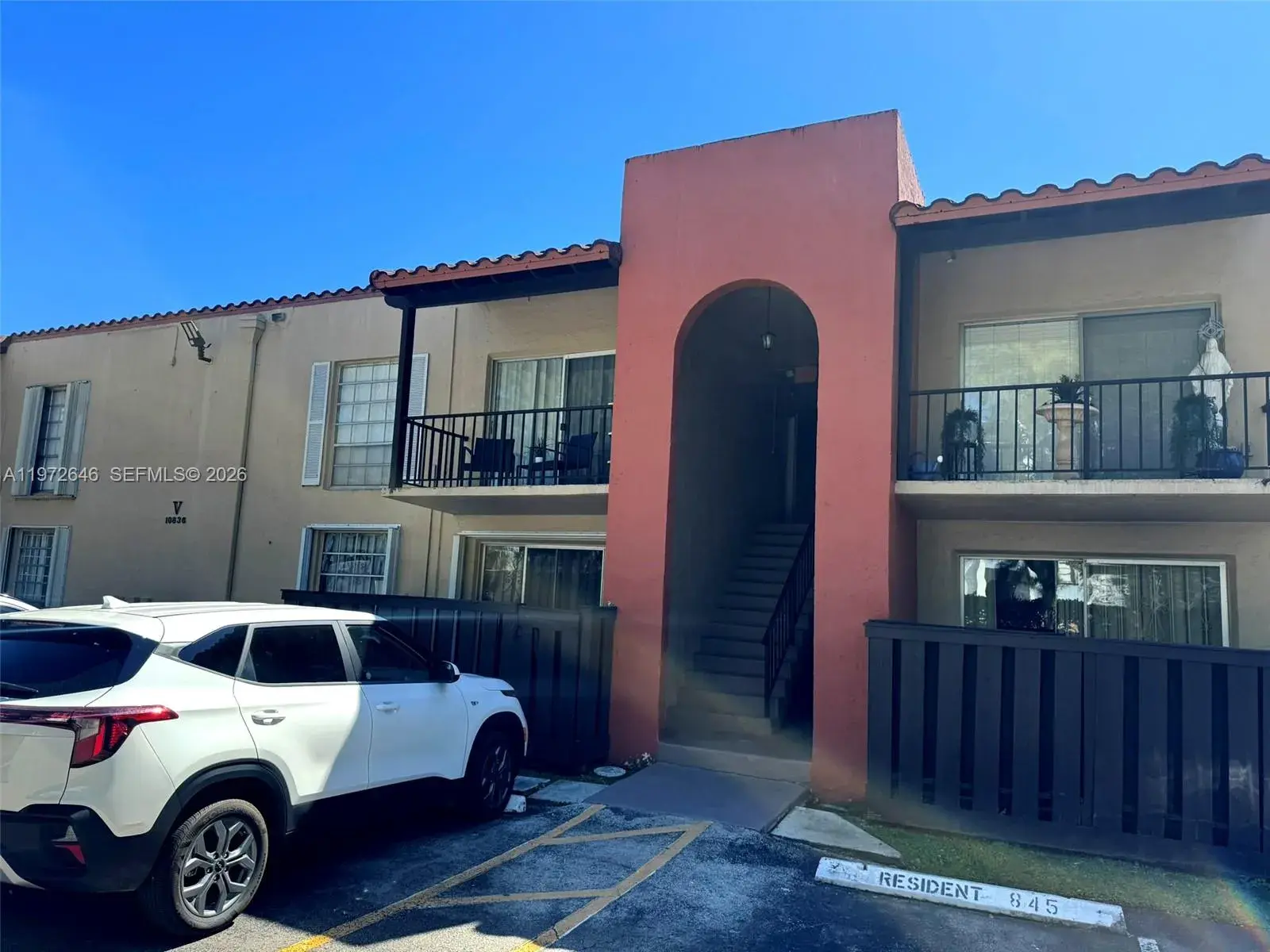 2 bedroom 1 bath Residential for sale at 10836 N Kendall Dr # V1, Miami FL 33176
