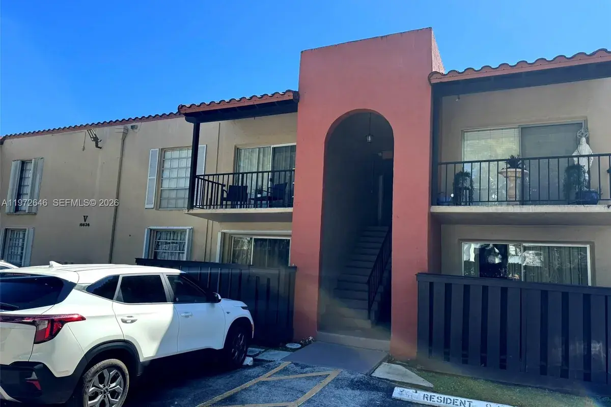 10836 N Kendall Dr # V1, Miami FL 33176