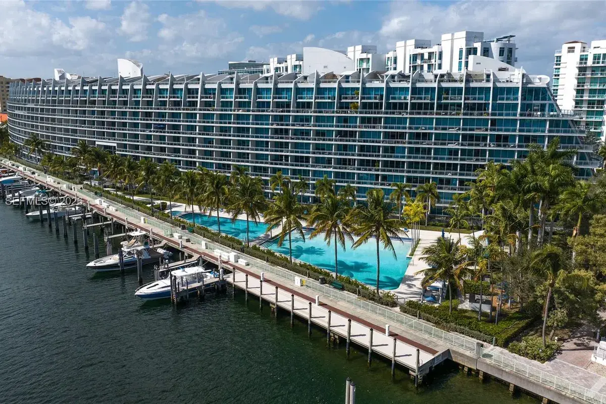 2950 NE 188th St # 534, Aventura FL 33180