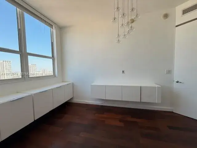 133 NE 2nd Ave # 3213, Miami FL 33132