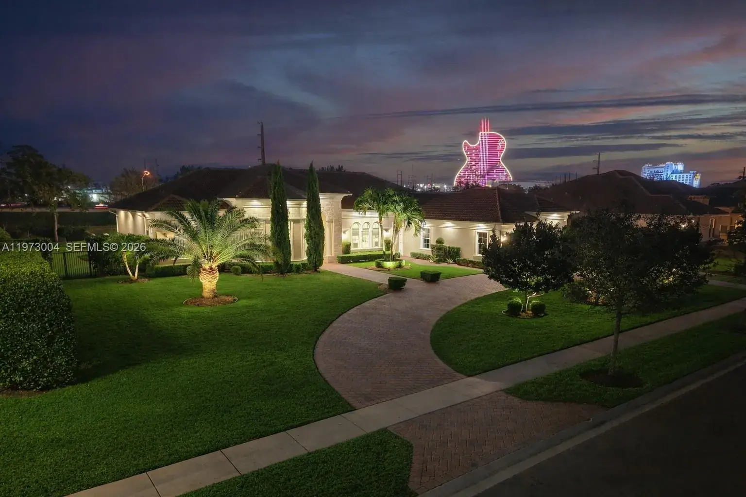 4950 E Sterling Ranch Cir, Davie FL 33314