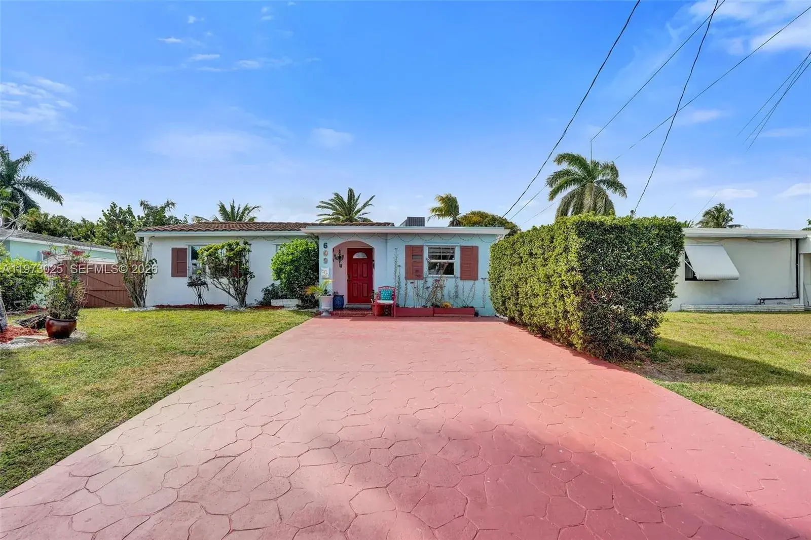 609 SW 2nd Ave, Hallandale Beach FL 33009