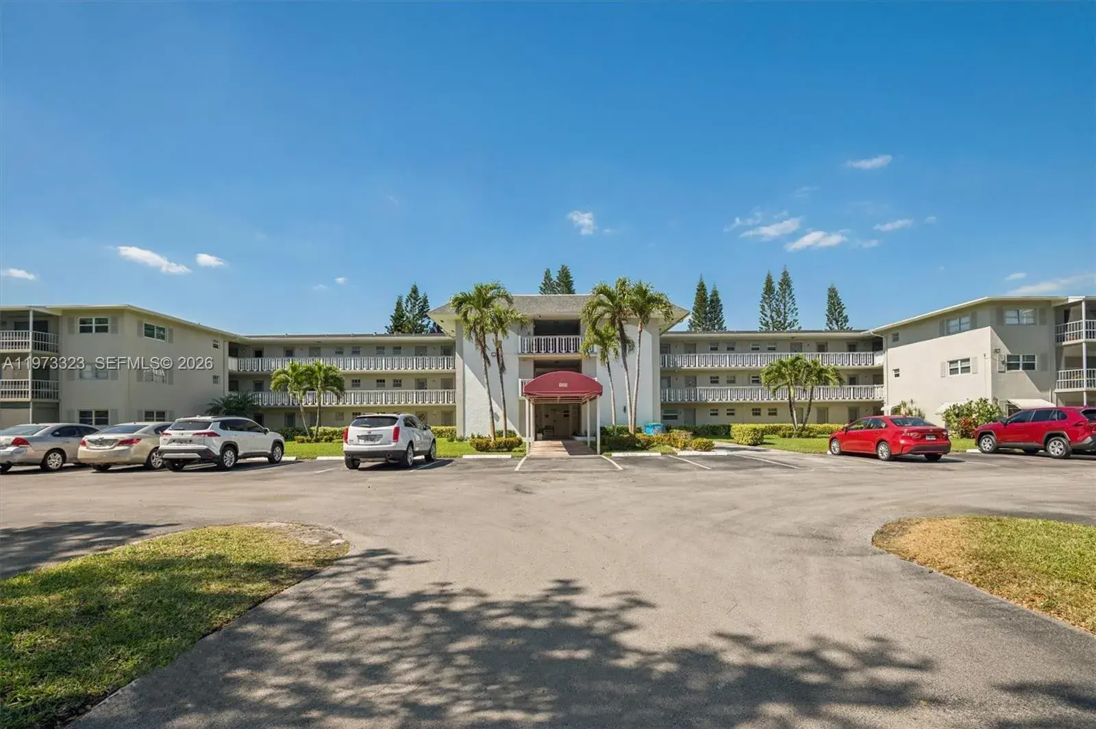 2 bedroom 2 bath Residential for sale at 1000 Hillcrest Ct # 303, Hollywood FL 33021