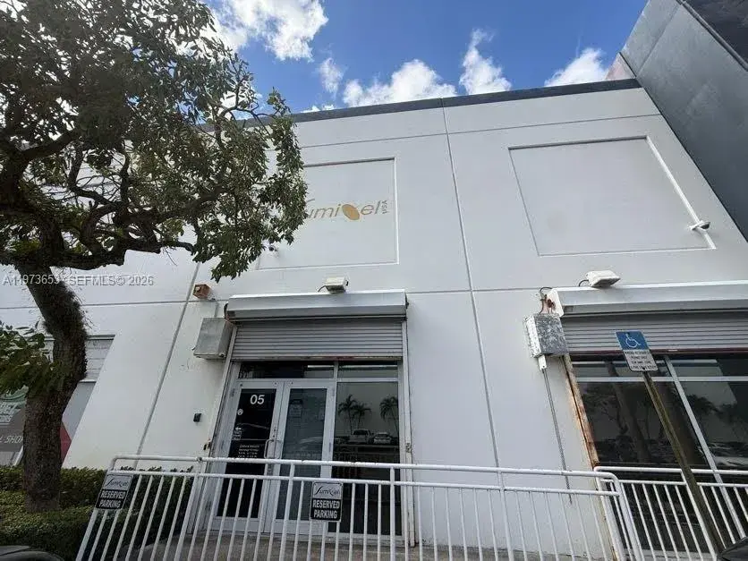 Commercial Sale for sale at 7620 NW 25th St # 5, Miami FL 33122