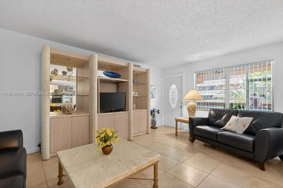 180 NE 12th Ave # 15B, Hallandale Beach FL 33009