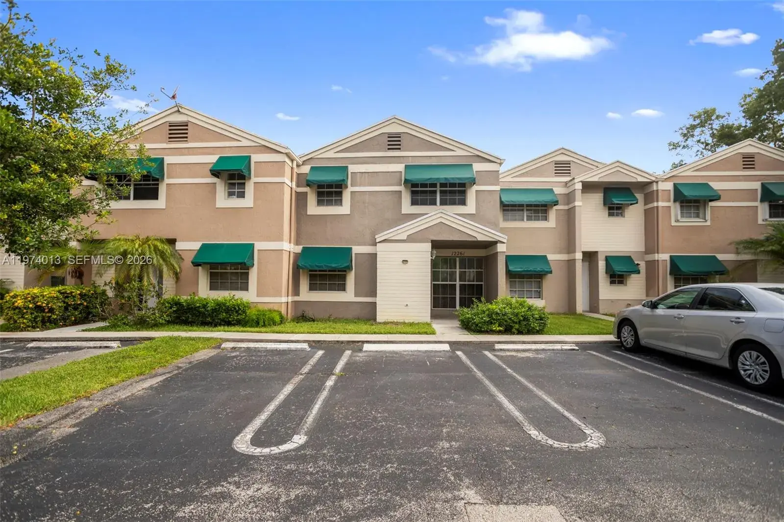 3 bedroom 2 bath Residential for sale at 12261 Lake Loop Rd, Cooper City FL 33330