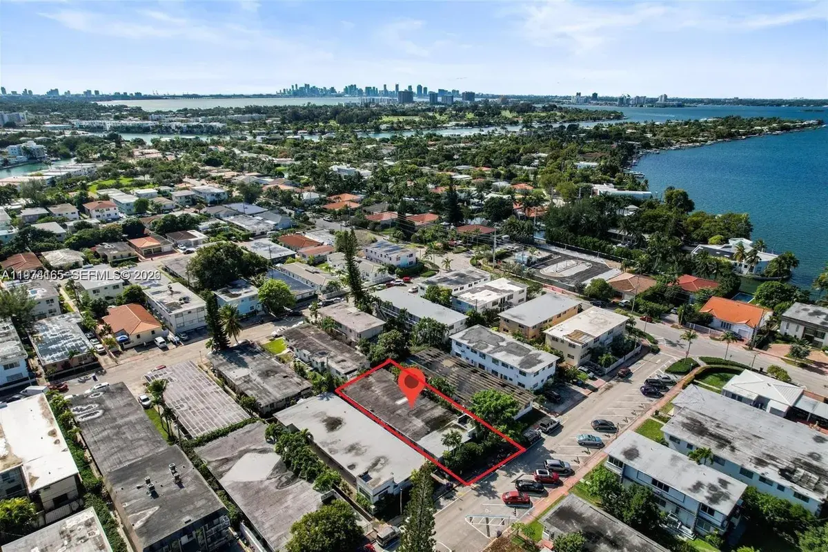 810 82nd St, Miami Beach FL 33141