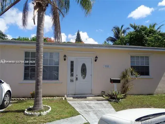 2 bedroom 1 bath Residential Lease for rent at 1925 Thomas St # 1925, Hollywood FL 33020