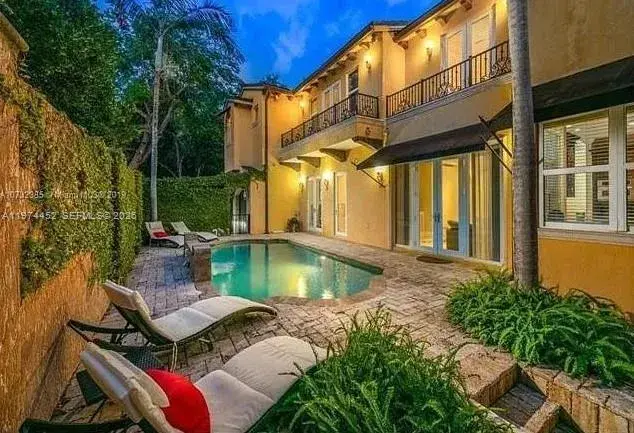 3733 Solana Rd, Miami FL 33133