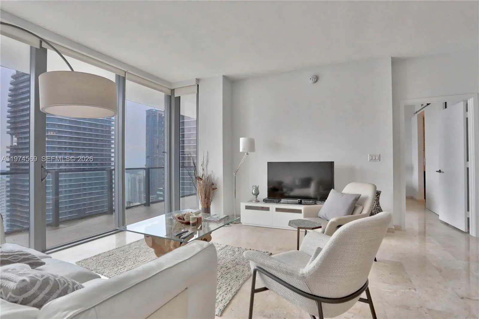 2 bedroom 2 bath Residential for sale at 88 SW 7th St # 3805, Miami FL 33130