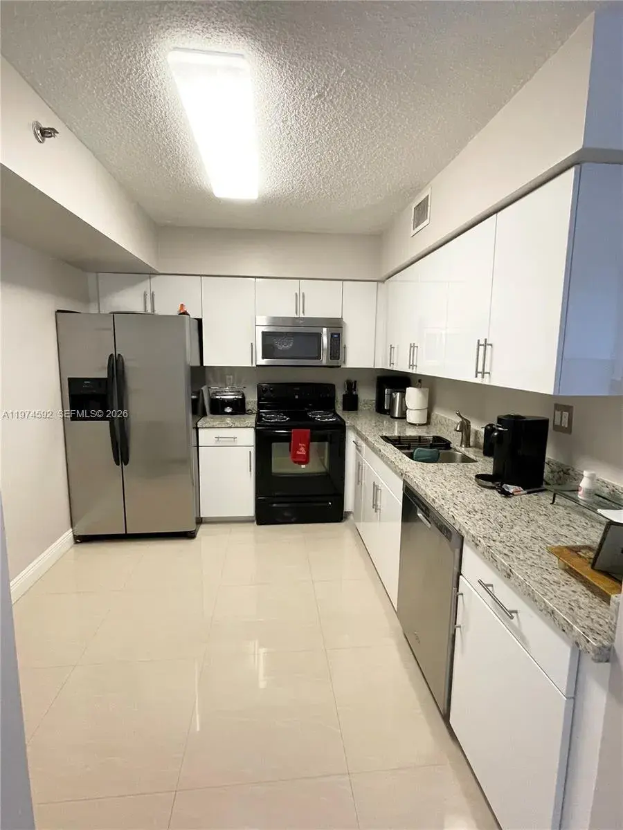 3600 Mystic Pointe Dr # 610, Aventura FL 33180
