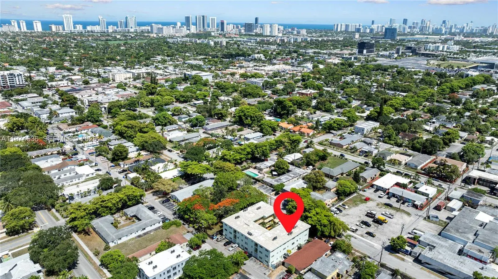 1 bedroom 1 bath Residential Lease for rent at 2031 Dewey St # 302, Hollywood FL 33020
