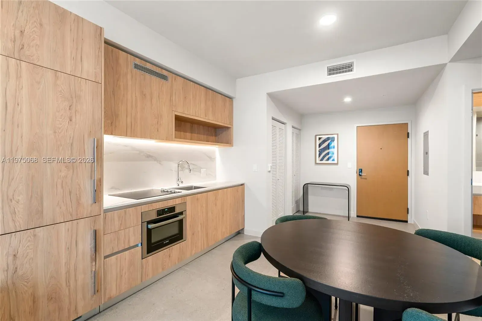 11 NE 6th St # 2104, Miami FL 33132