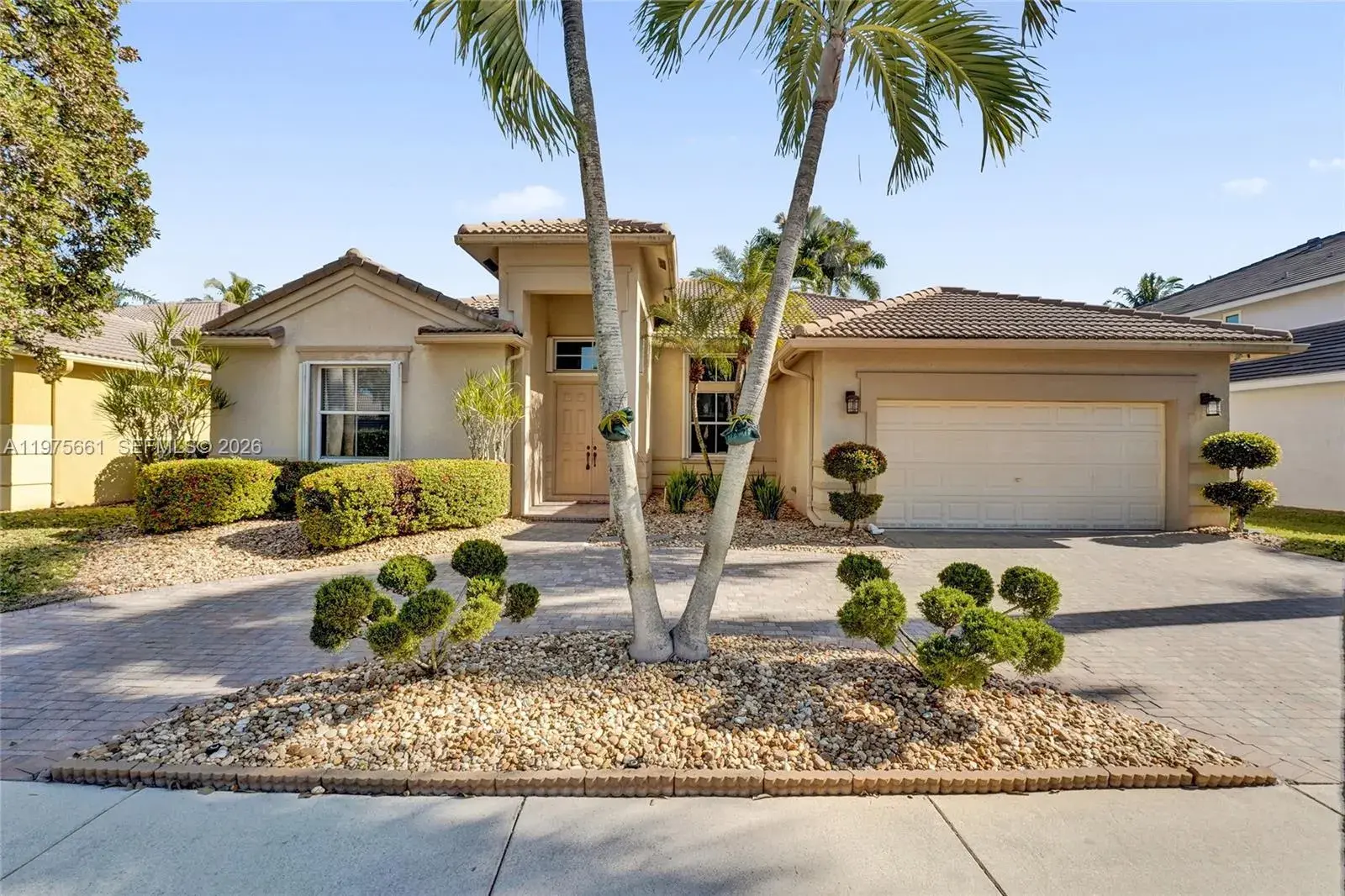 5 bedroom 3 bath Residential for sale at 2458 Greenbrier Ct, Weston FL 33327