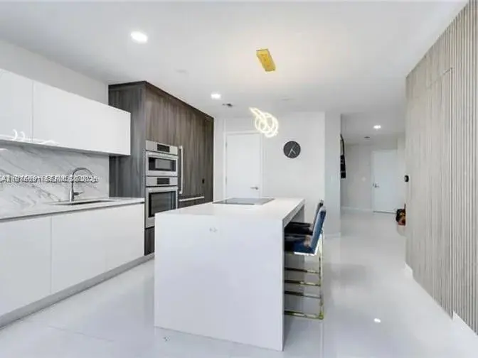 851 NE 1st Ave # 3000, Miami FL 33132