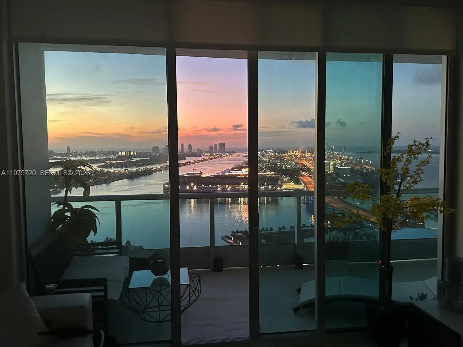 900 Biscayne Blvd # 3704, Miami FL 33132