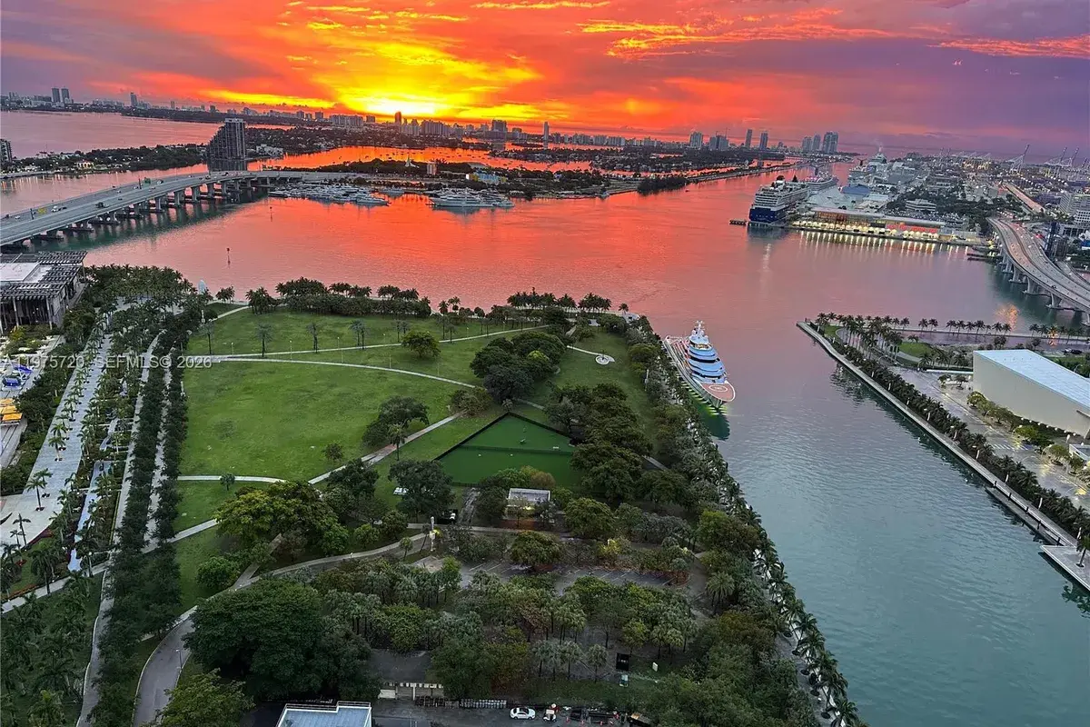 900 Biscayne Blvd # 3704, Miami FL 33132