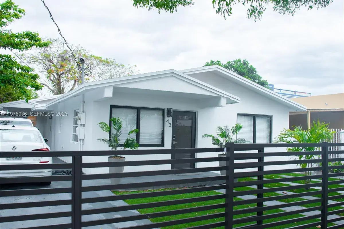 43 NW 41st St, Miami FL 33127