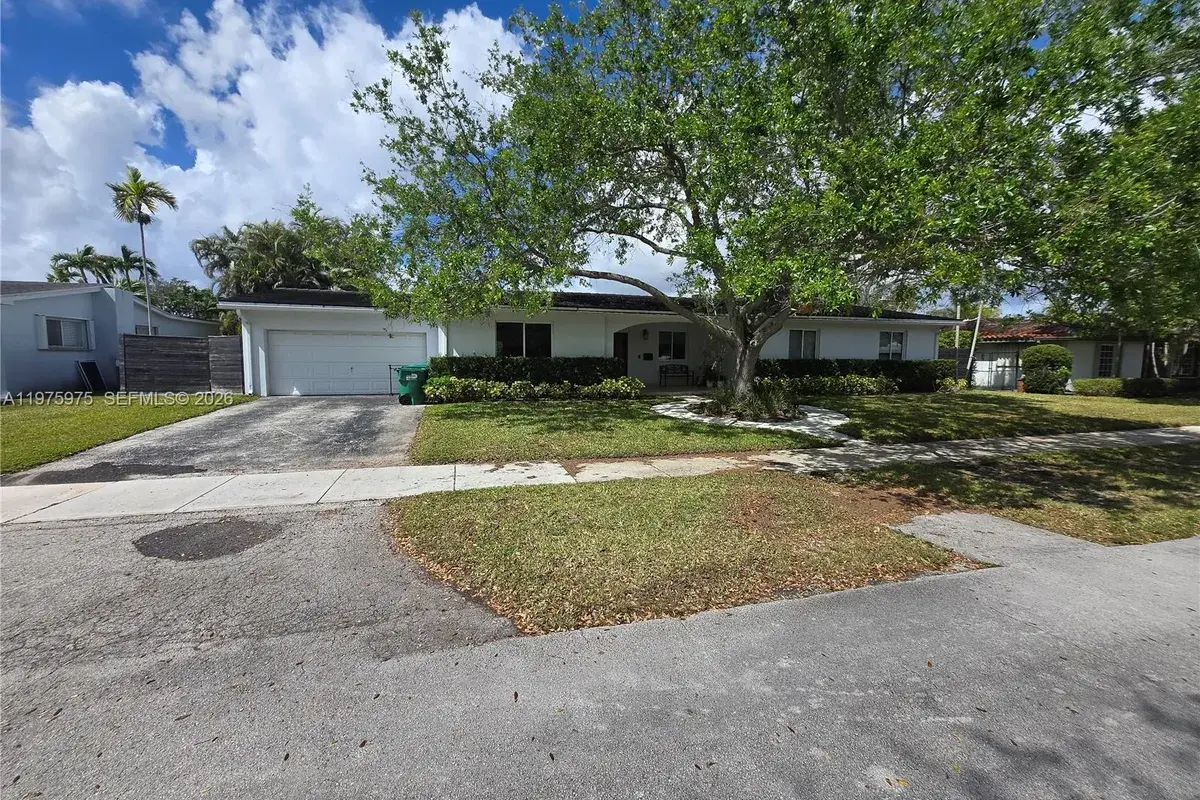 8620 SW 85th Ave, Miami FL 33143