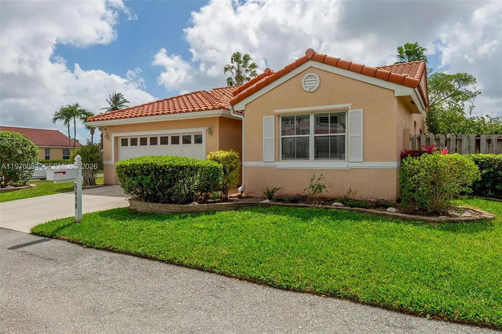 3 bedroom 2 bath Residential for sale at 6618 Skipper Ter, Margate FL 33063