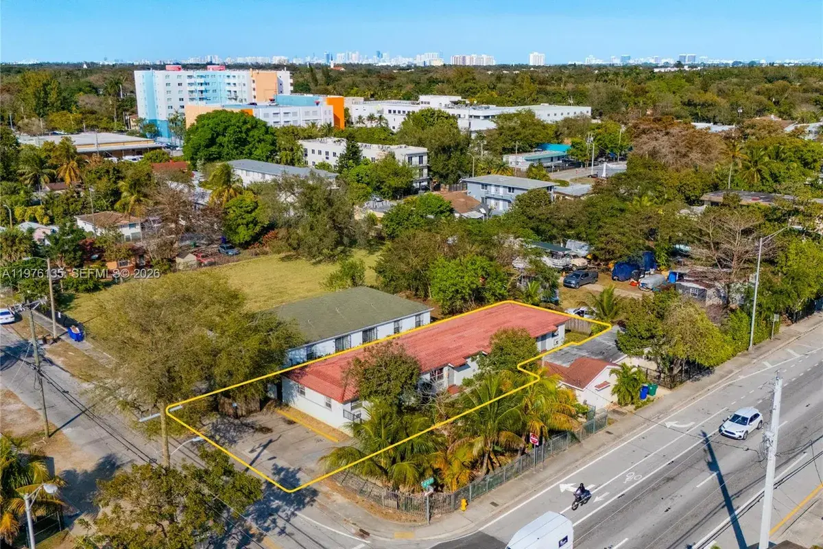 8213 NE 1st Ave, Miami FL 33138