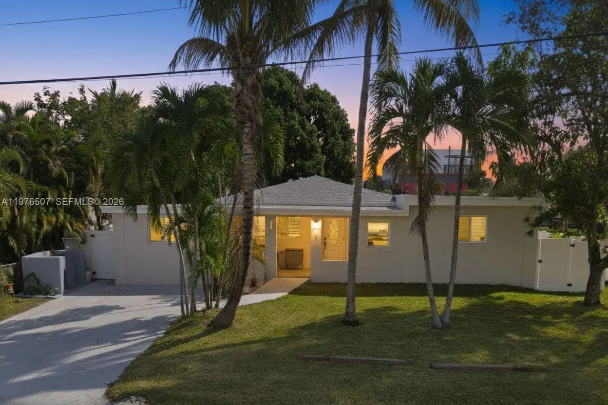 Residential Income for sale at 2001 N 22nd Avenue, Hollywood FL 33020