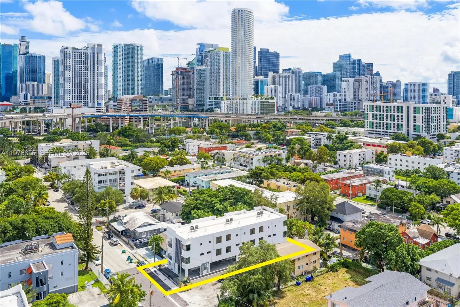 526 SW 2nd St, Miami FL 33130