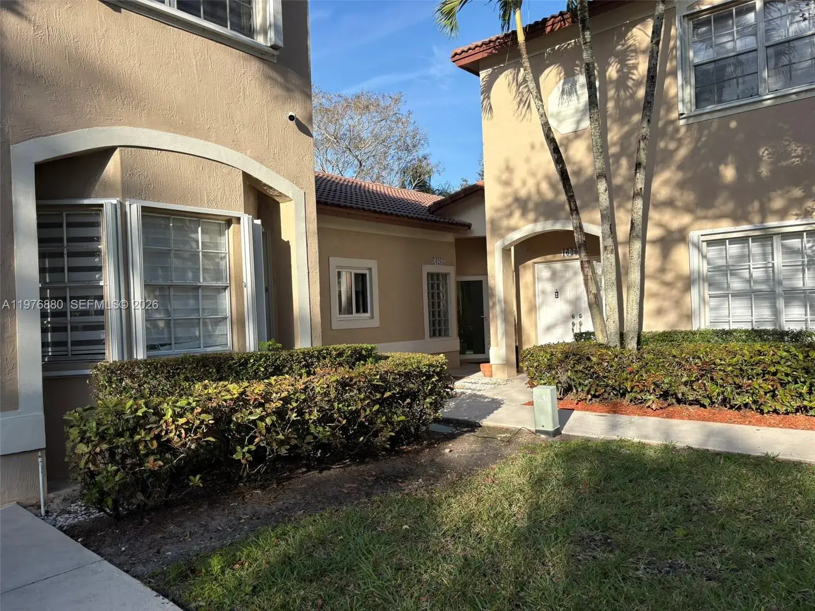 2 bedroom 2 bath Residential for sale at 16205 Emerald Cove RD # 16205, Weston FL 33331