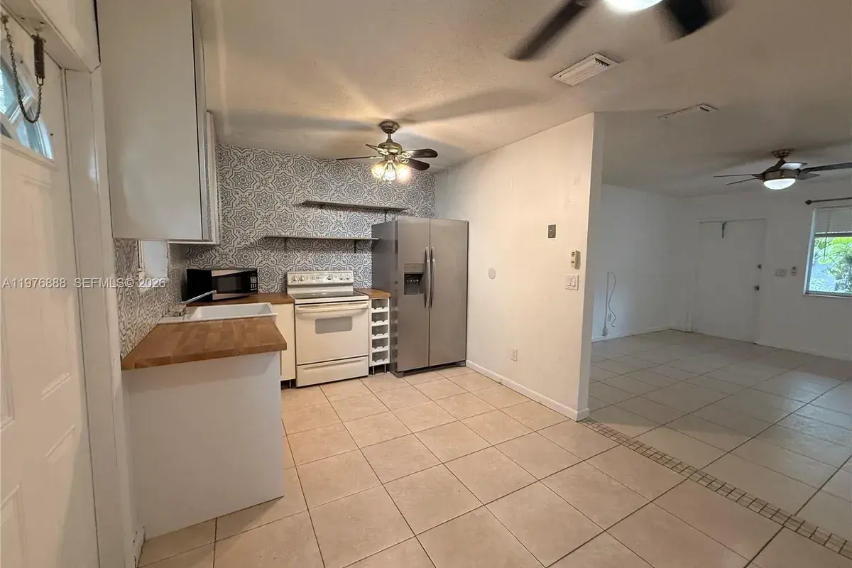1104 N 17th Ct # 105, Hollywood FL 33020