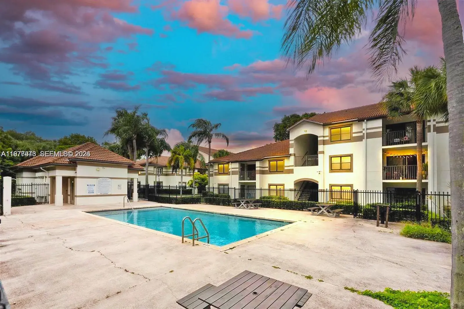 2 bedroom 2 bath Residential for sale at 650 S Park Rd # 5, Hollywood FL 33021