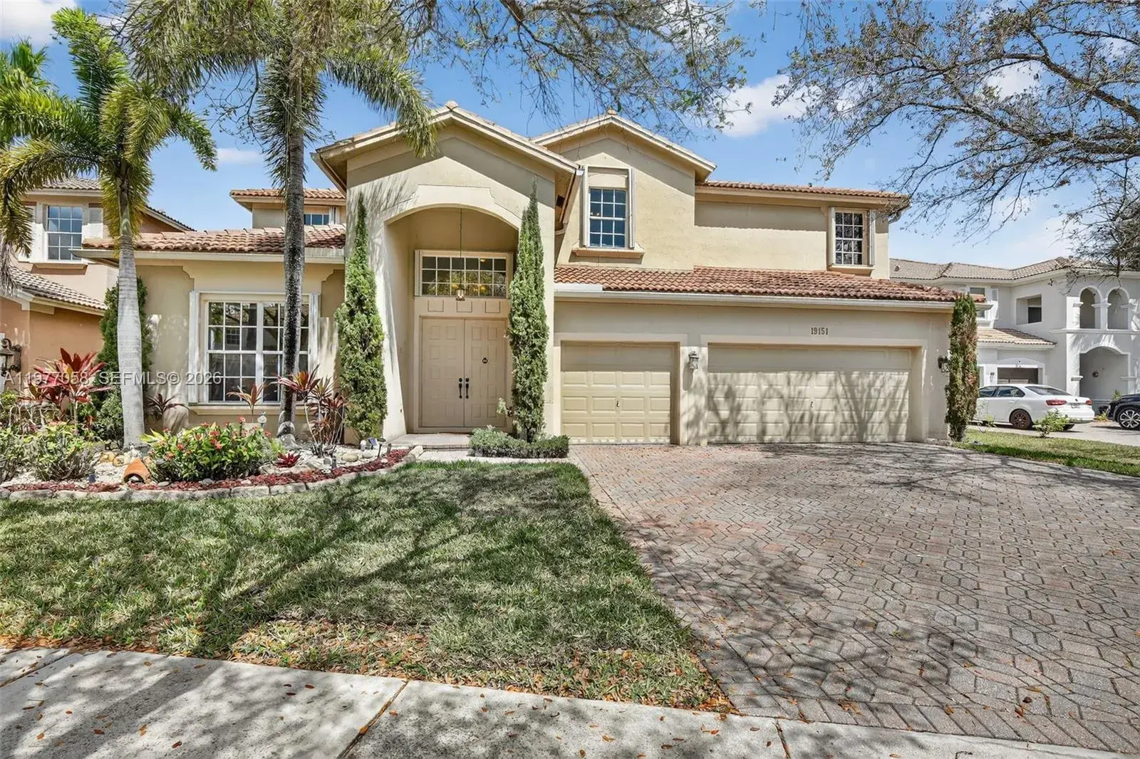 19151 N Hibiscus St, Weston FL 33332