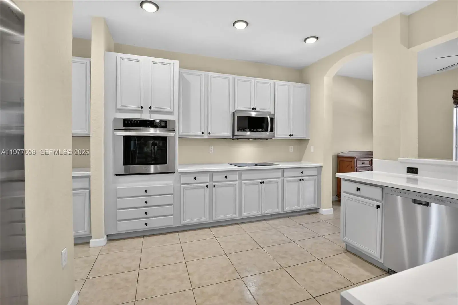 19151 N Hibiscus St, Weston FL 33332