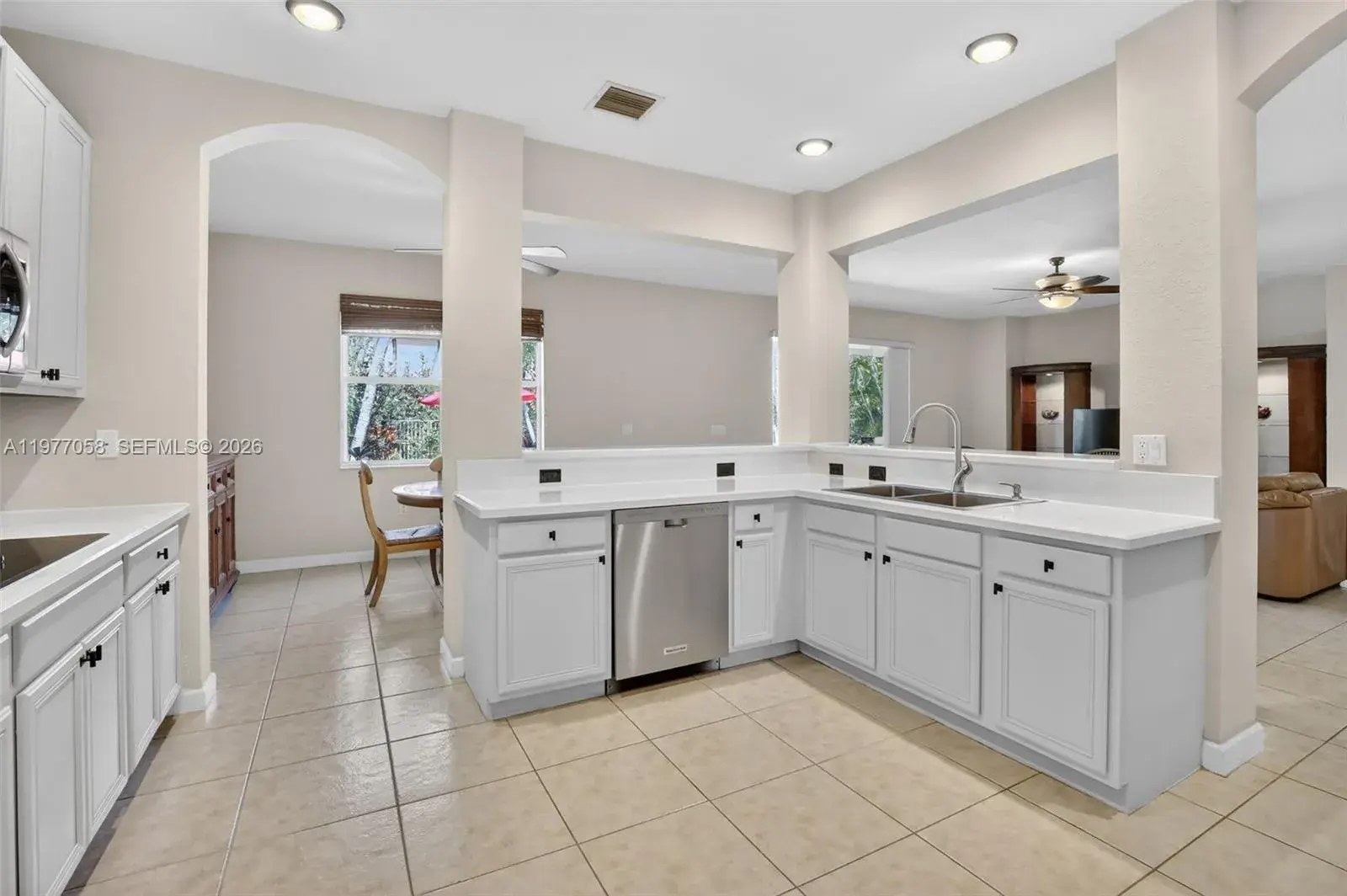 19151 N Hibiscus St, Weston FL 33332
