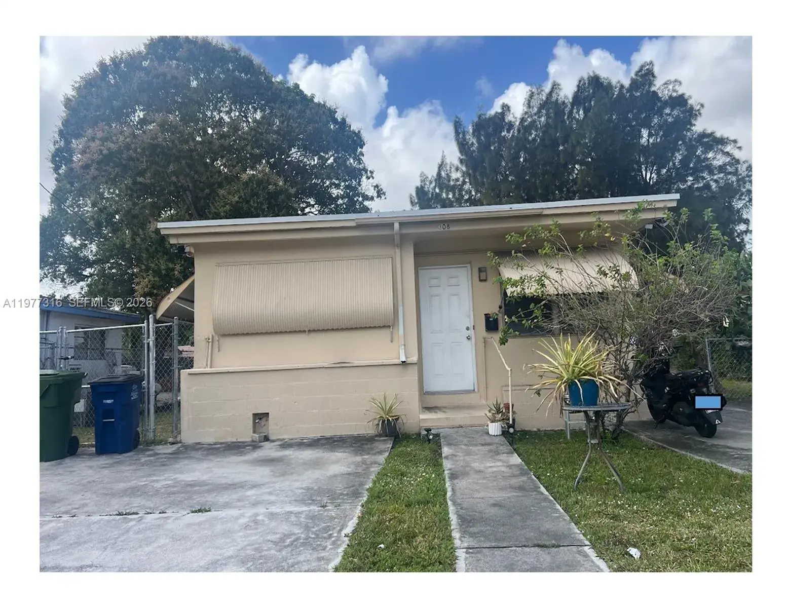 Residential Income for sale at 308 SE 4th Ave, Hallandale Beach FL 33009